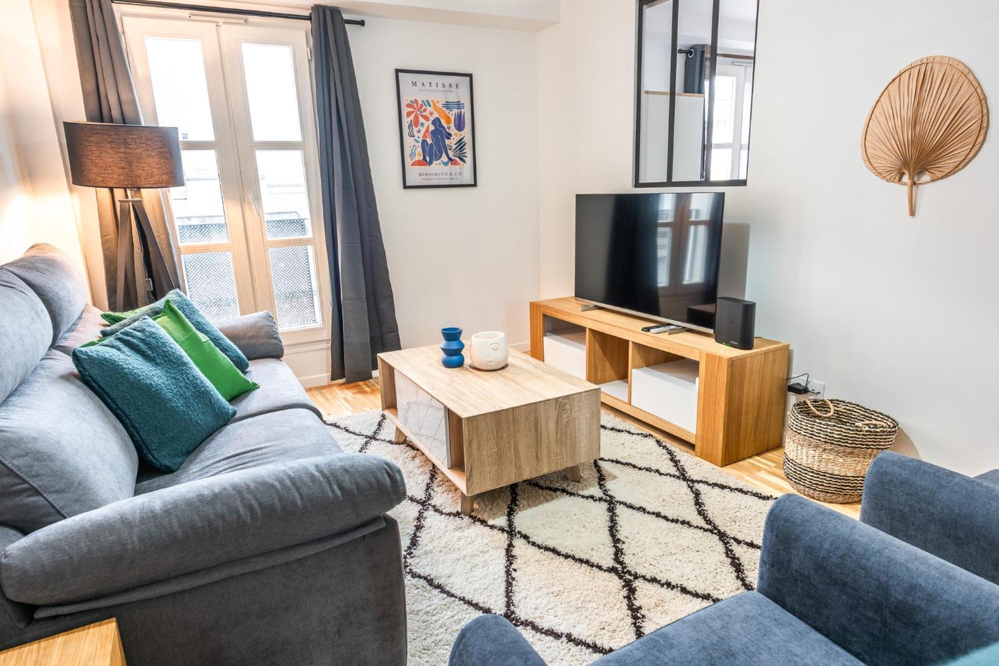 Appartement Design - 6 Guests - Buttes Chaumont Parijs